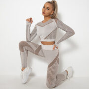 Seamless Knitted Absorbent Yoga Long-Sleeved Suit Yoga Wearsuit - Image 10